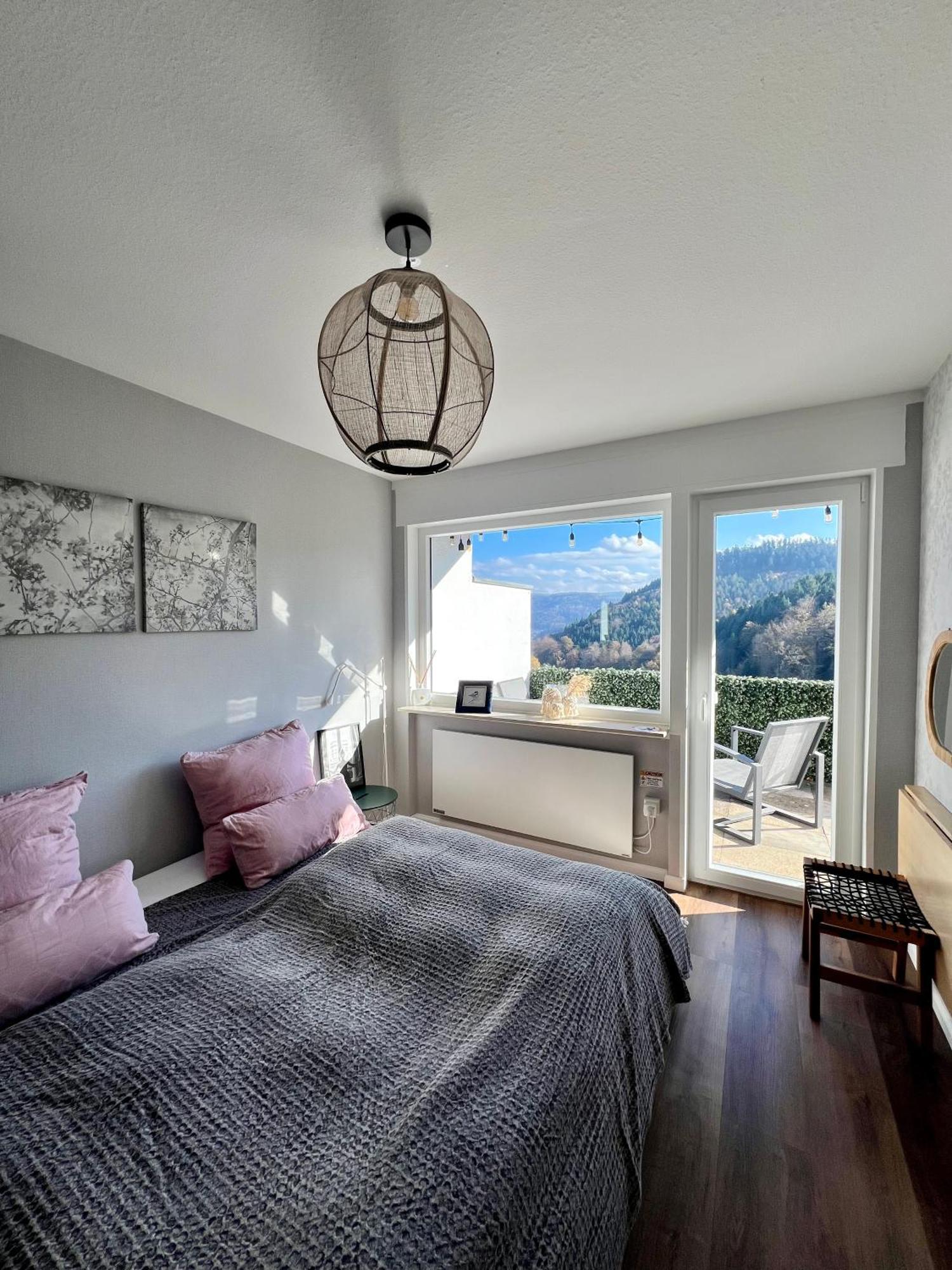 Wohnen Im Schwarzwald Mit Panoramablick Apartment Bad Herrenalb Exterior foto